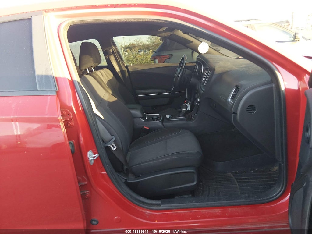 2016 Dodge Charger SXT photo 5