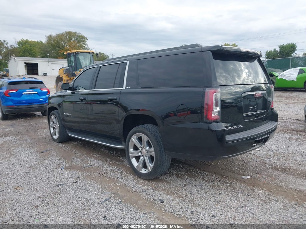 2016 GMC Yukon XL SLT photo 3