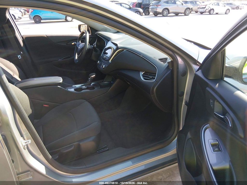 2025 Chevrolet Malibu FWD 1LT photo 5