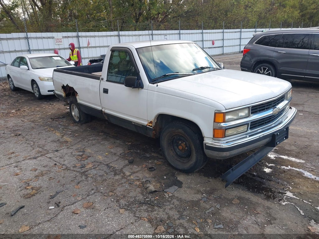 1997 Chevrolet C1500 Fleetside photo 1