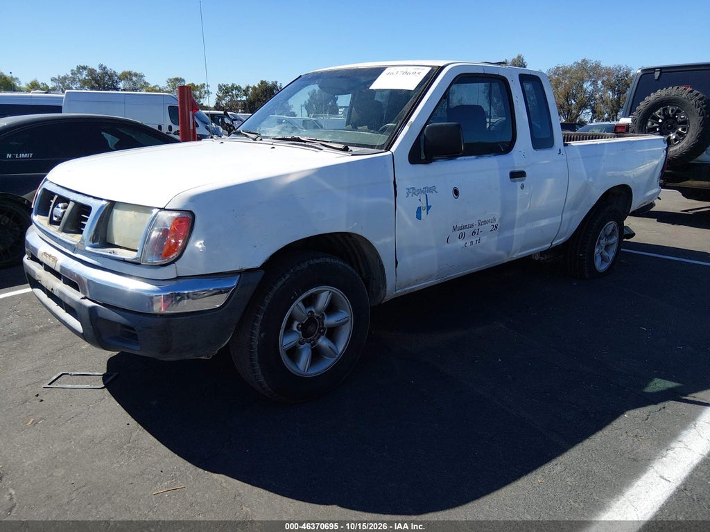 2000 Nissan Frontier XE photo 2