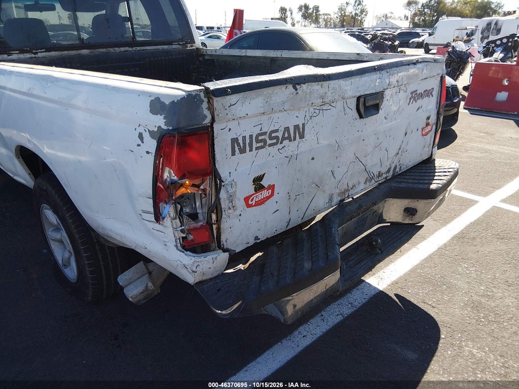 2000 Nissan Frontier XE photo 6
