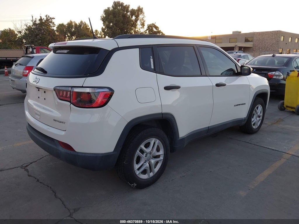 2018 Jeep Compass Sport FWD photo 4