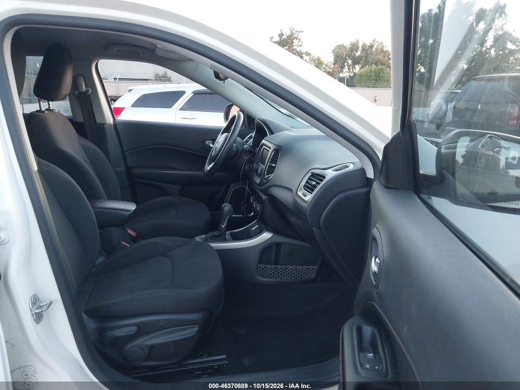 2018 Jeep Compass Sport FWD photo 5