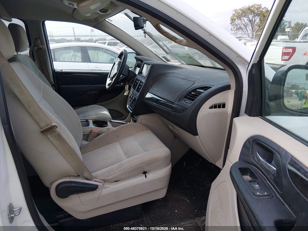 2015 Dodge Grand Caravan SXT photo 5