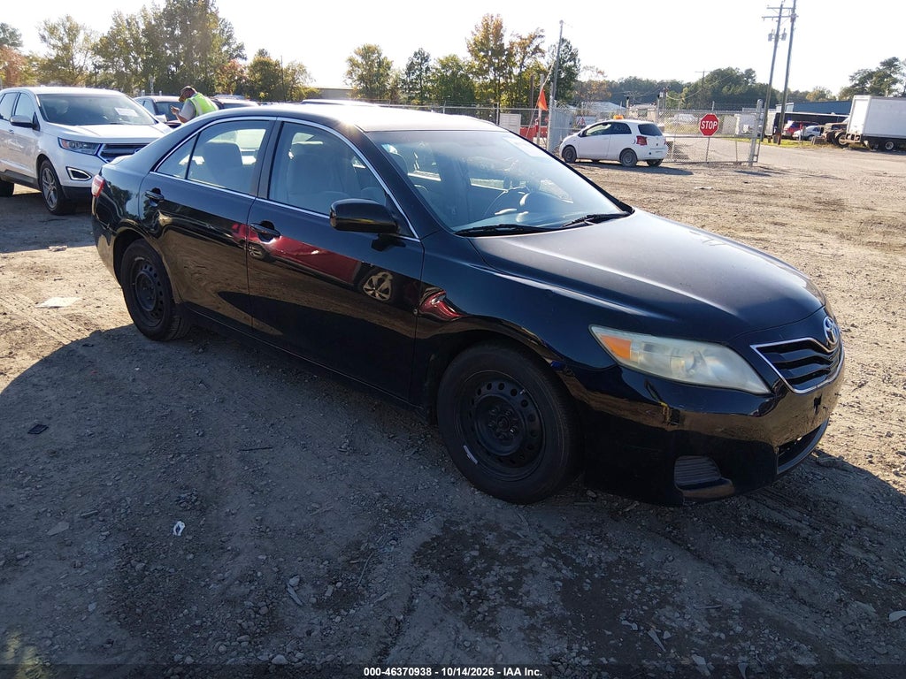 2011 Toyota Camry LE photo 1