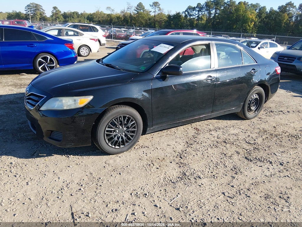 2011 Toyota Camry LE photo 2