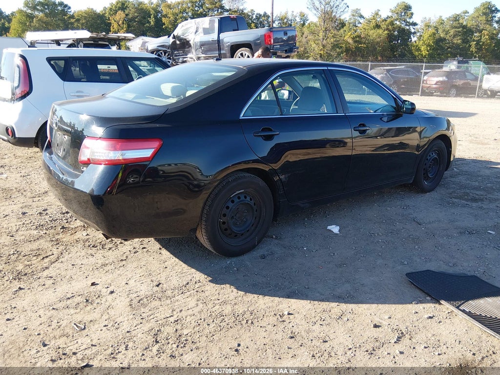2011 Toyota Camry LE photo 4