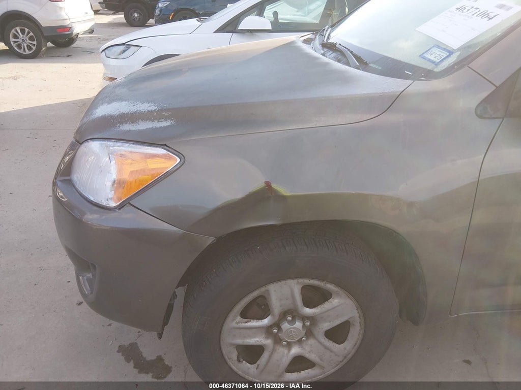 2010 Toyota RAV4 photo 6