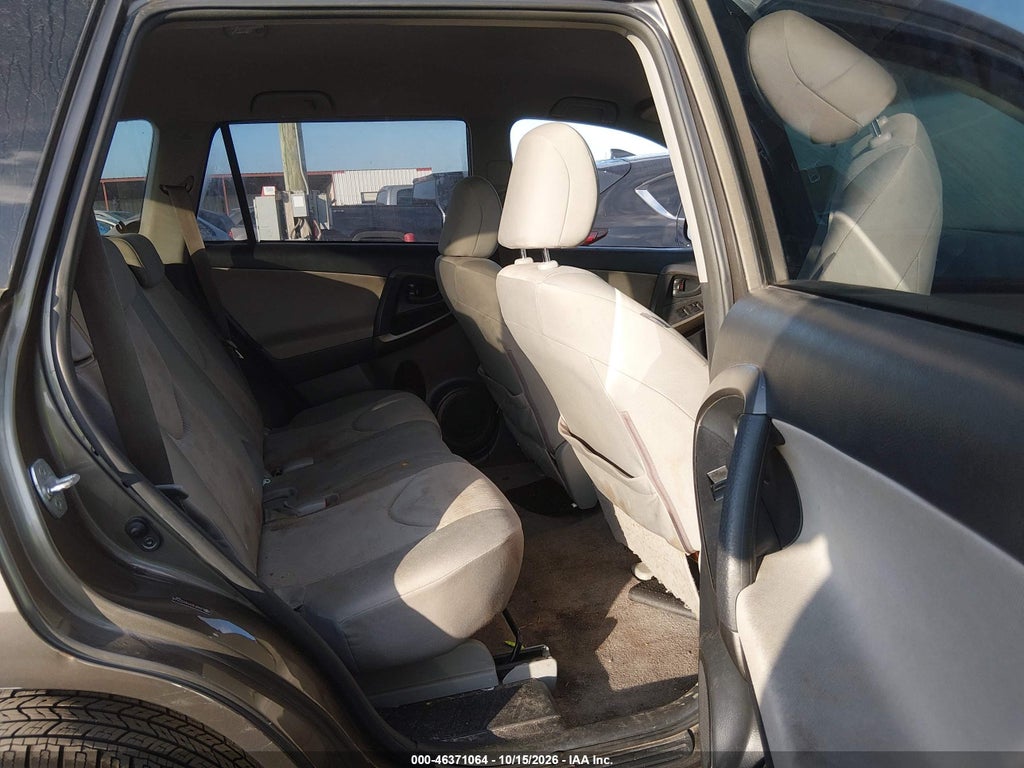 2010 Toyota RAV4 photo 8