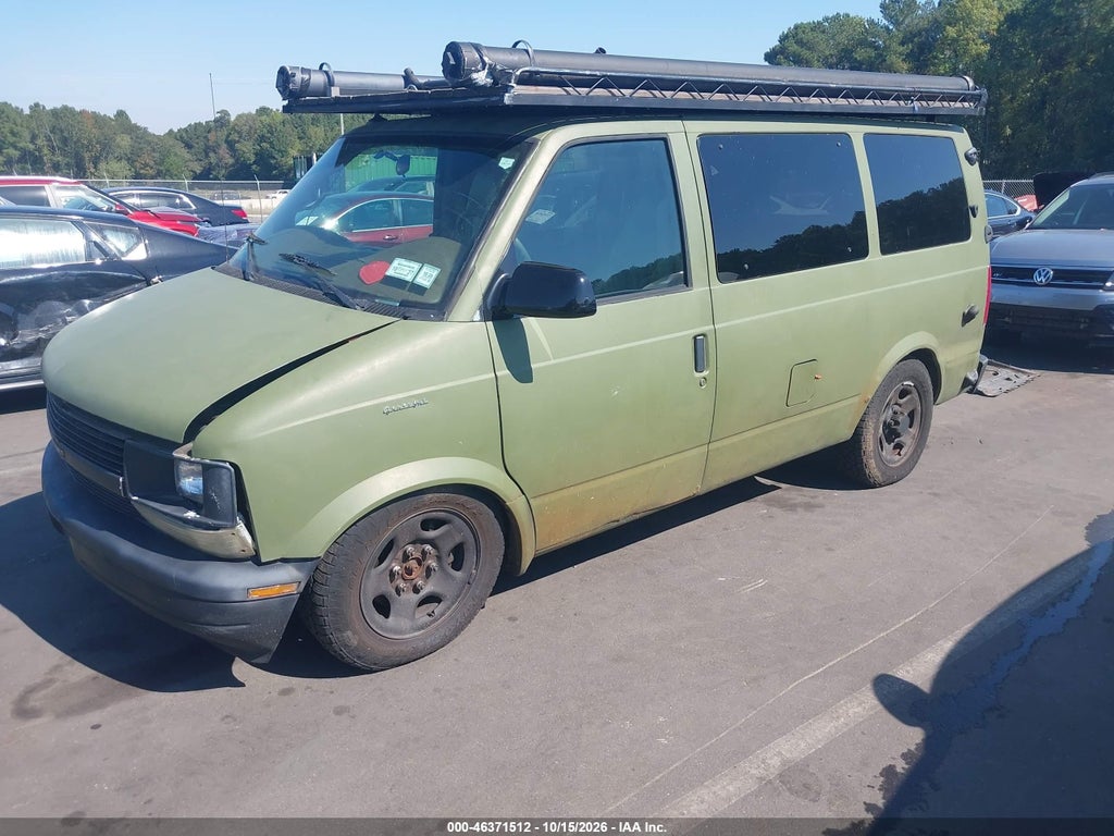 2004 Chevrolet Astro photo 2