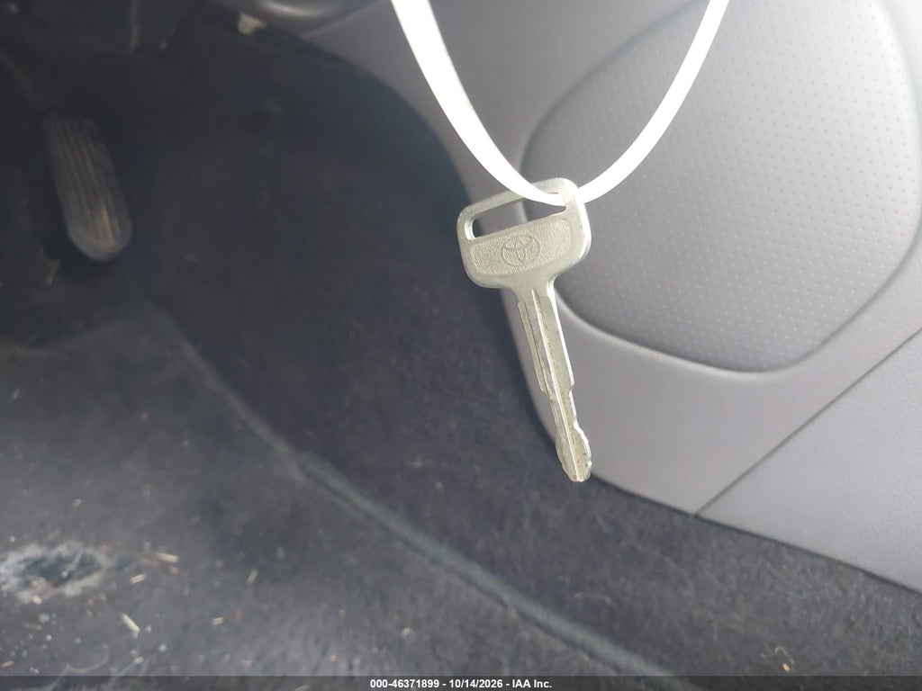 2001 Toyota Celica GT photo 11