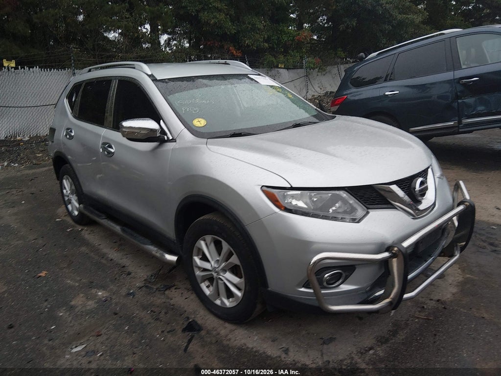 2015 Nissan Rogue SV photo 1