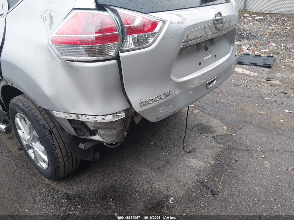 2015 Nissan Rogue SV photo 6
