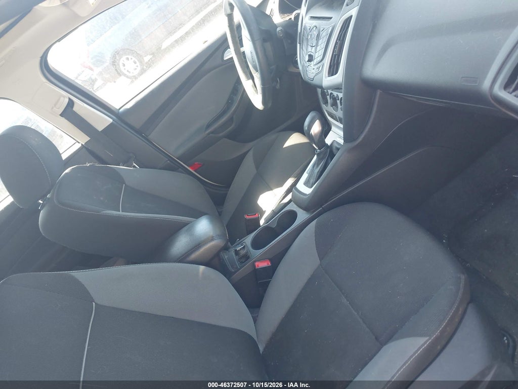 2014 Ford Focus SE photo 5