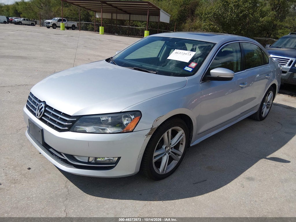 2013 Volkswagen Passat 2.0L TDI SEL Premium photo 2