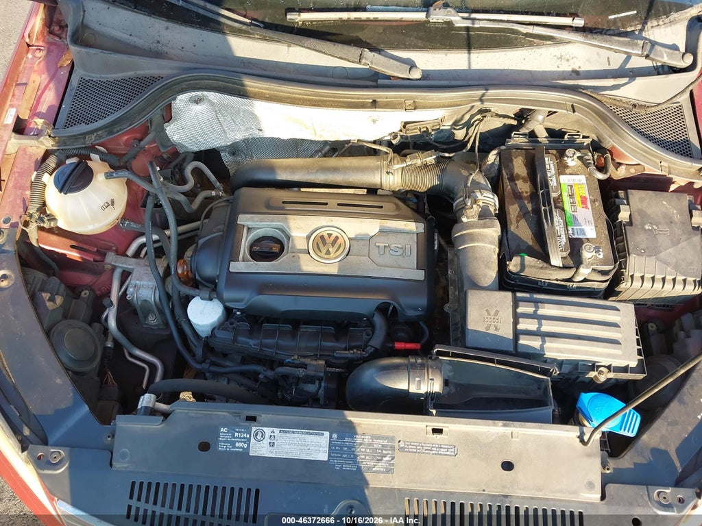 2011 Volkswagen Tiguan SEL photo 10