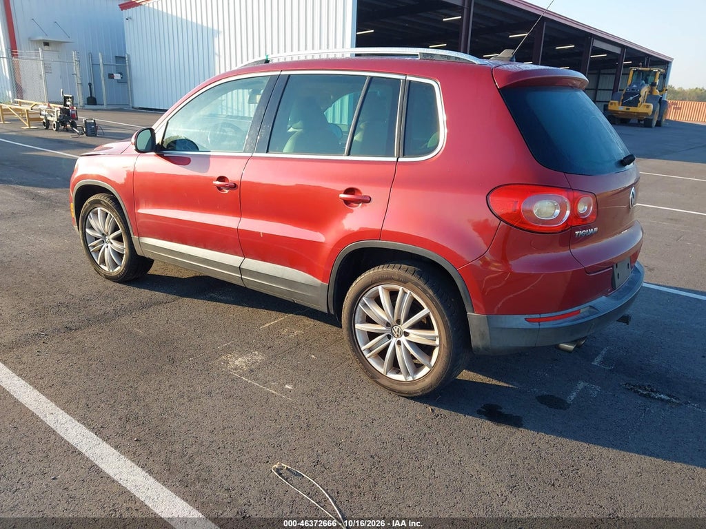 2011 Volkswagen Tiguan SEL photo 3