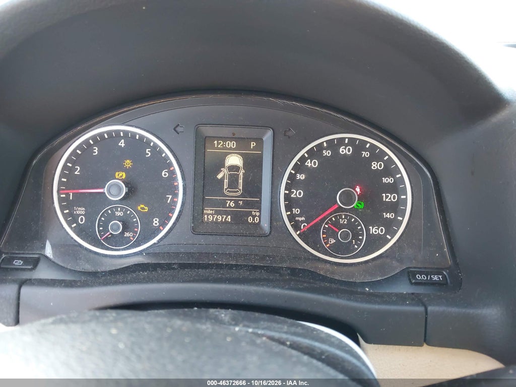 2011 Volkswagen Tiguan SEL photo 7