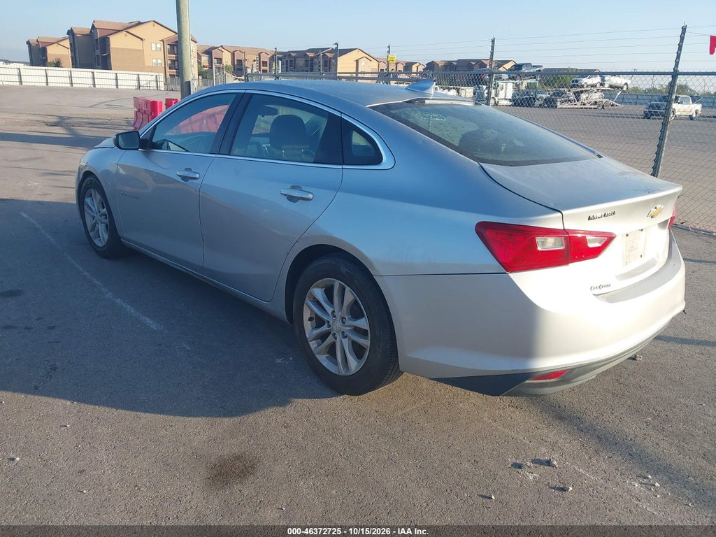 2017 Chevrolet Malibu 1LT photo 3