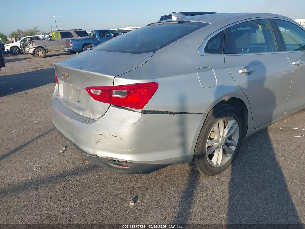 2017 Chevrolet Malibu 1LT photo 6