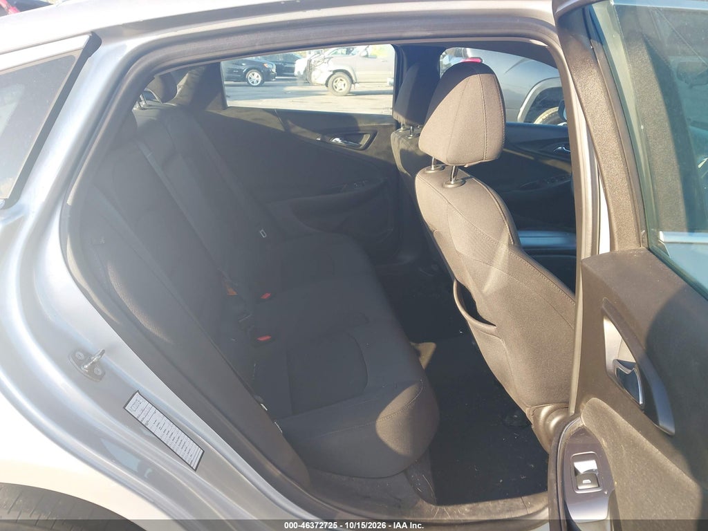 2017 Chevrolet Malibu 1LT photo 8