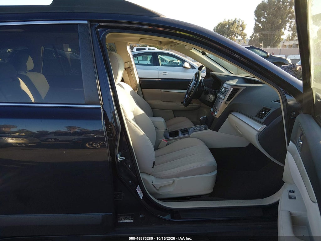 2013 Subaru Outback 2.5I Premium photo 5