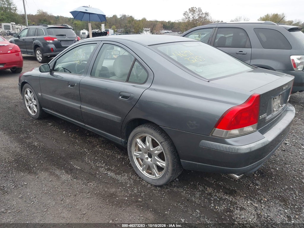 2004 Volvo S60 2.5T AWD photo 3