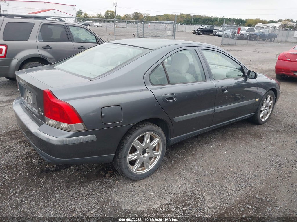 2004 Volvo S60 2.5T AWD photo 4