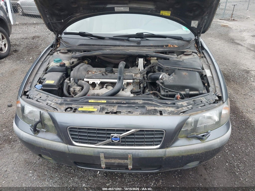 2004 Volvo S60 2.5T AWD photo 6