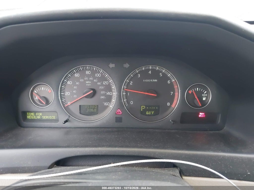 2004 Volvo S60 2.5T AWD photo 7