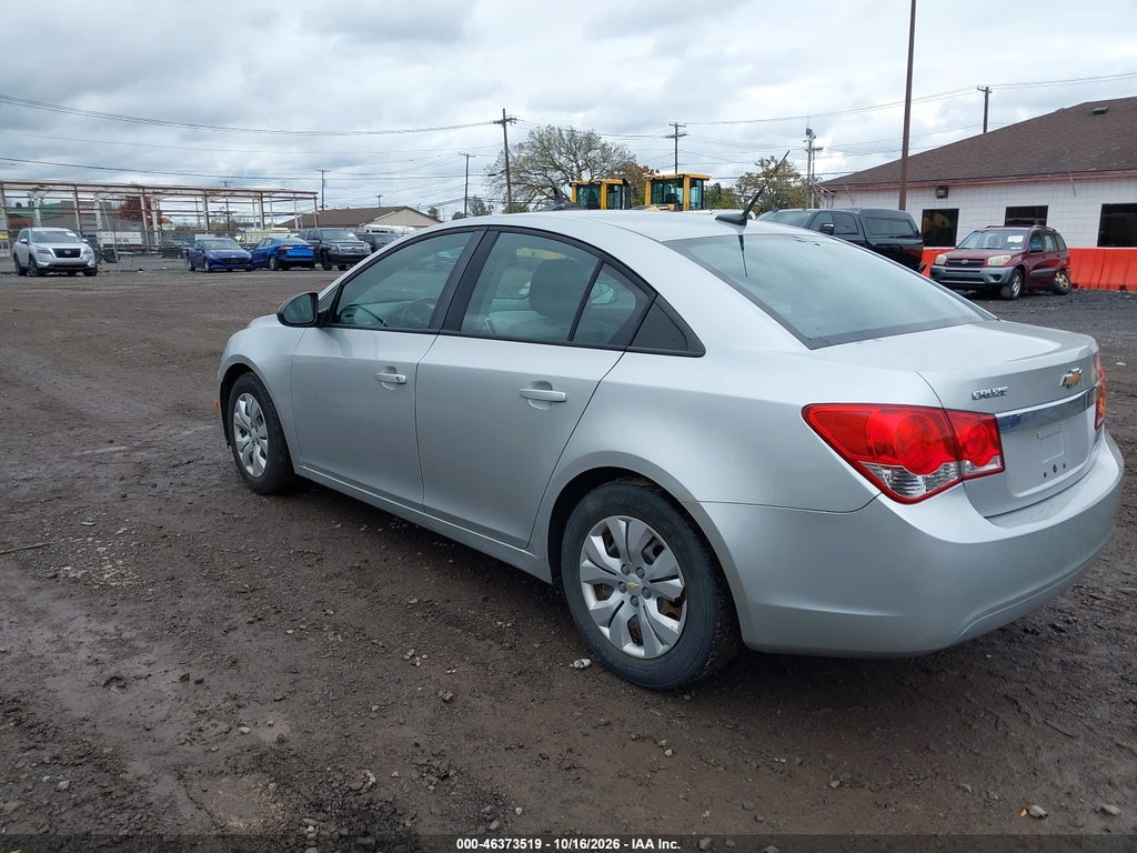 2014 Chevrolet Cruze LS Auto photo 3