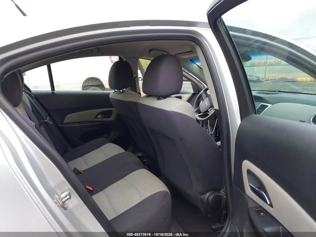 2014 Chevrolet Cruze LS Auto photo 8