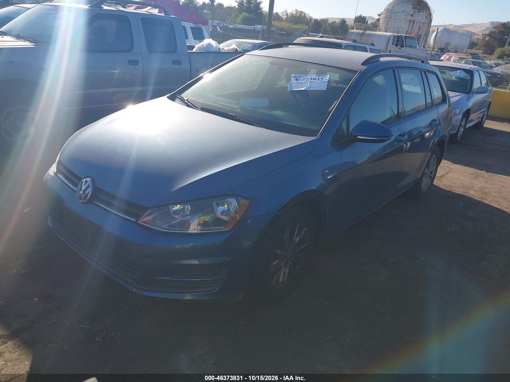 2015 Volkswagen Golf Sportwagen TSI S 4-Door photo 2