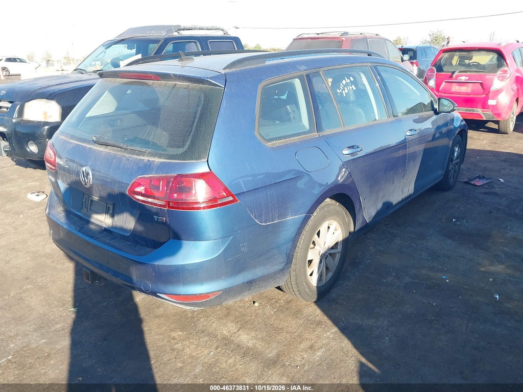 2015 Volkswagen Golf Sportwagen TSI S 4-Door photo 4