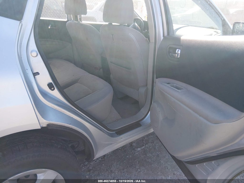 2009 Nissan Rogue S photo 8