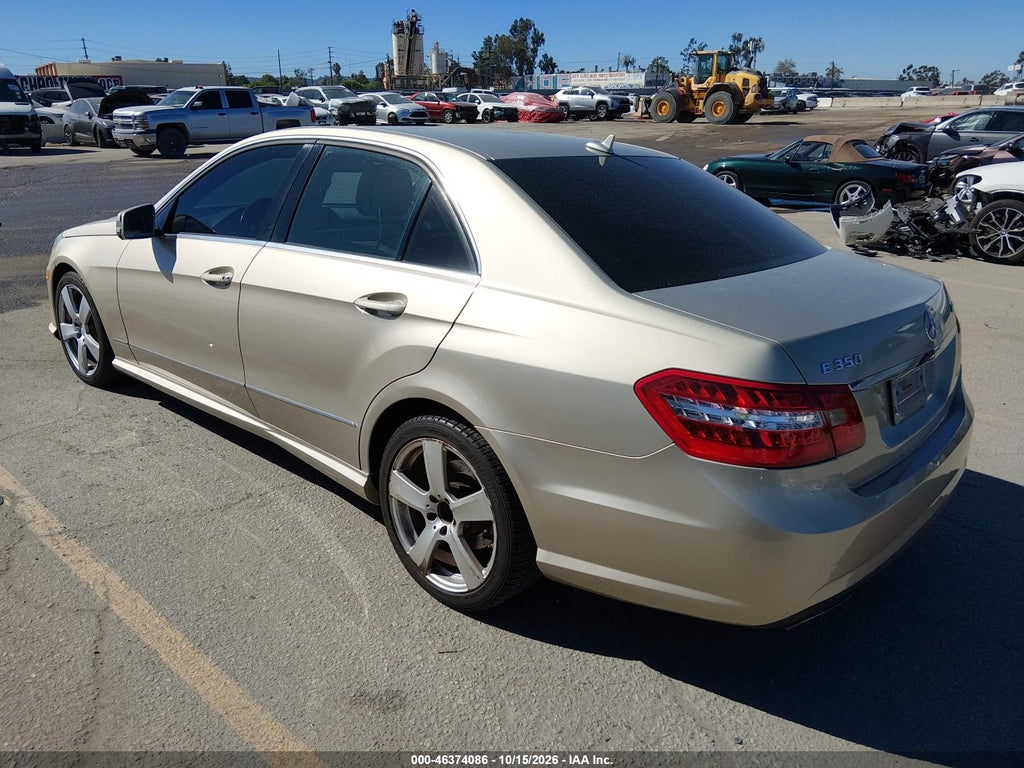 2010 Mercedes-Benz E 350 4MATIC photo 3