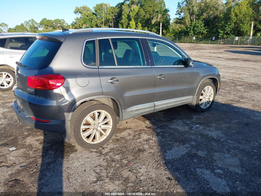 2013 Volkswagen Tiguan SE photo 4