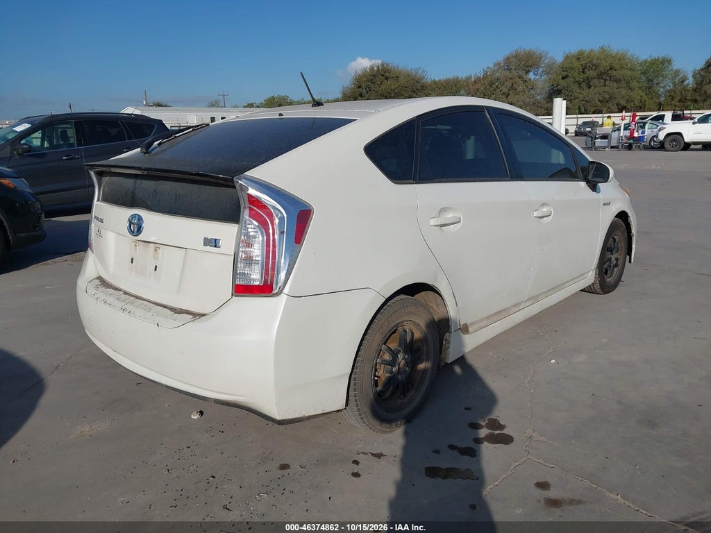 2013 Toyota Prius TWO photo 4