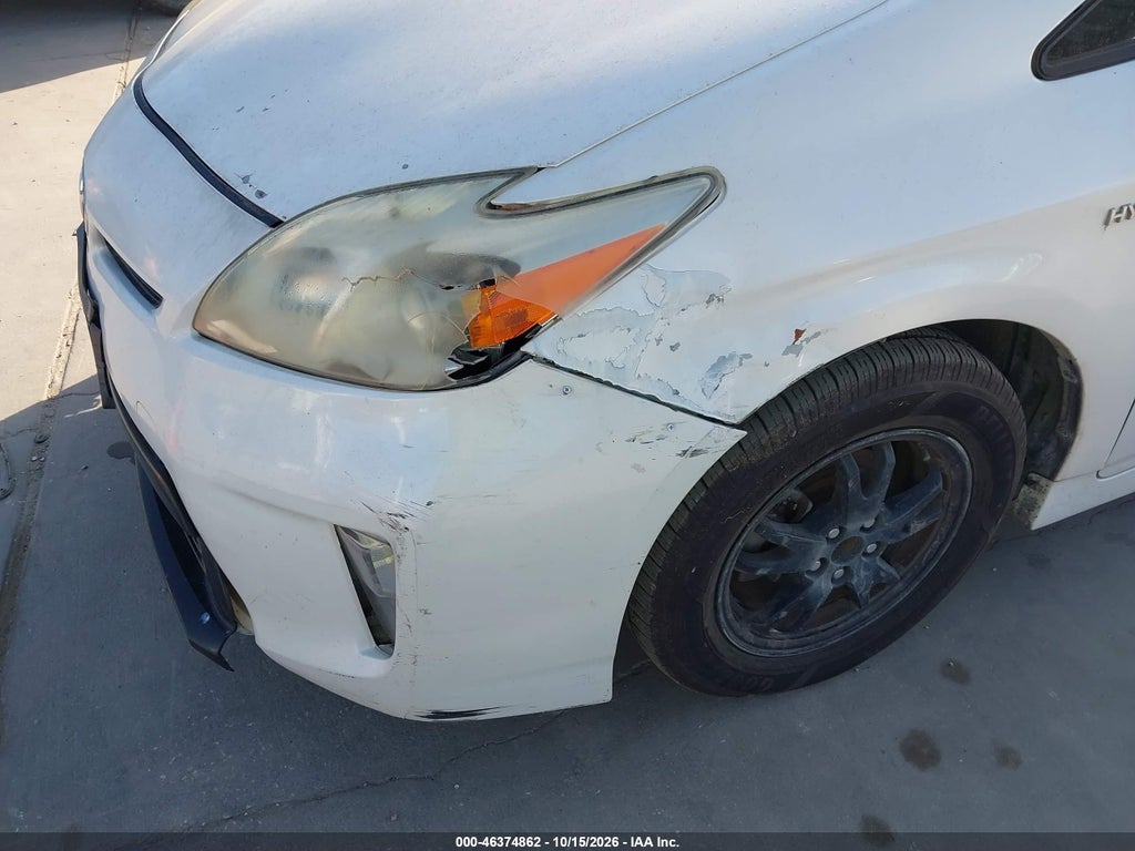2013 Toyota Prius TWO photo 6