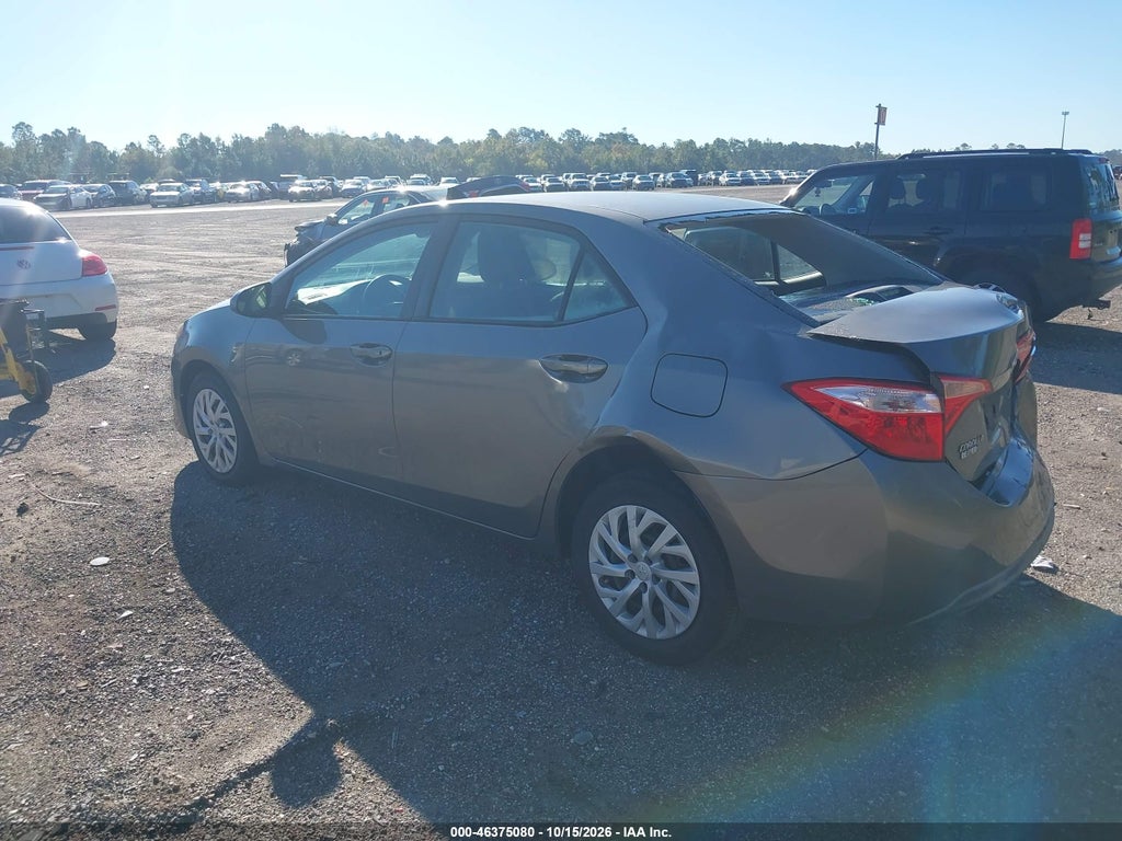 2018 Toyota Corolla LE photo 3