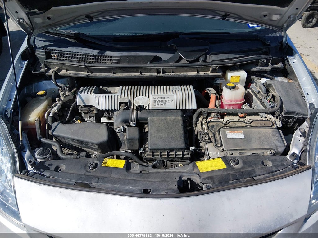 2013 Toyota Prius Three photo 10
