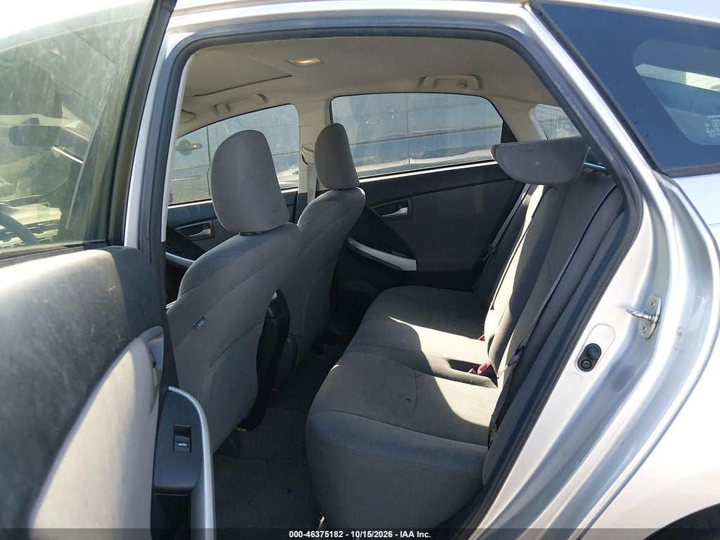 2013 Toyota Prius Three photo 8