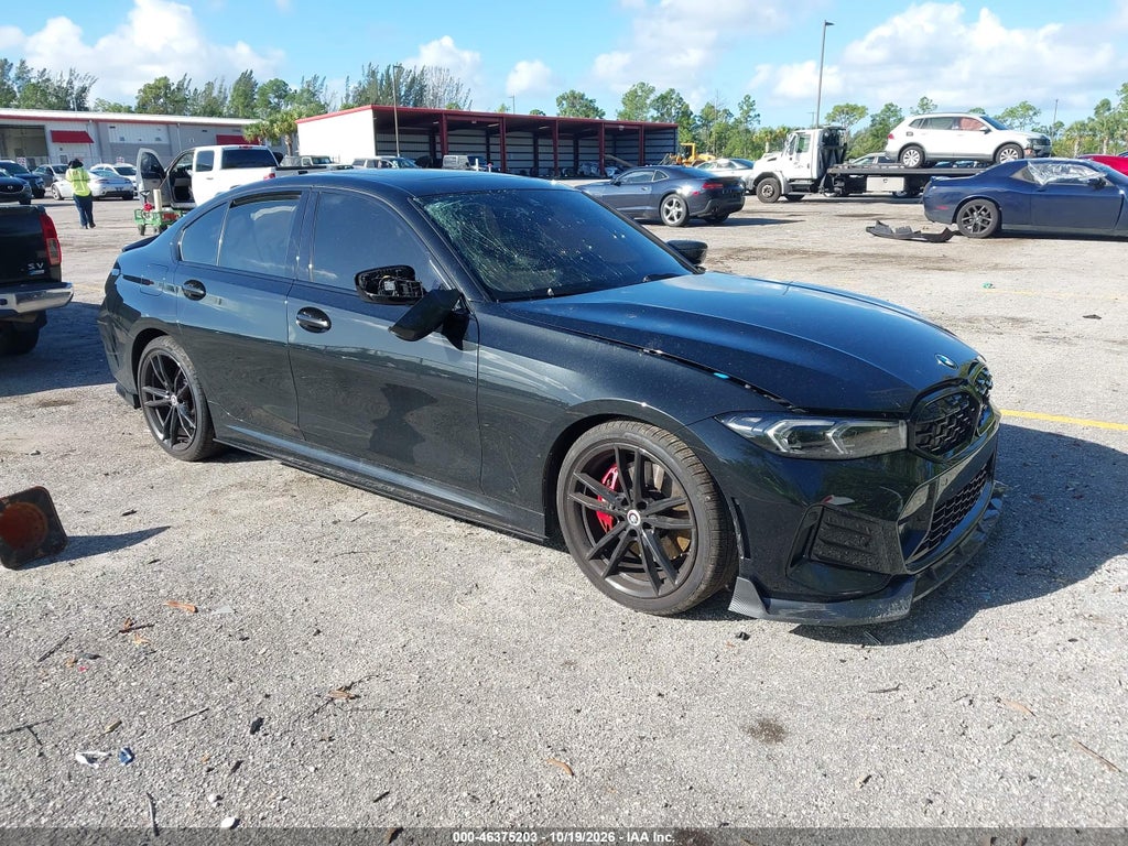 BMW 330 2023
