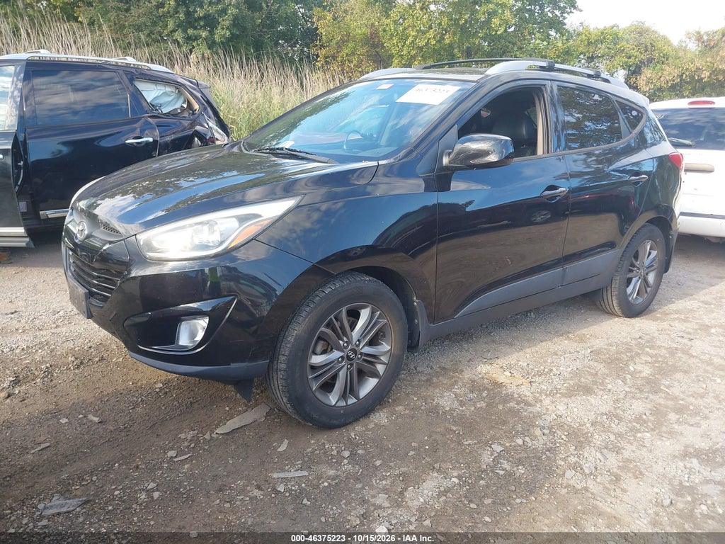 2015 Hyundai Tucson SE photo 2