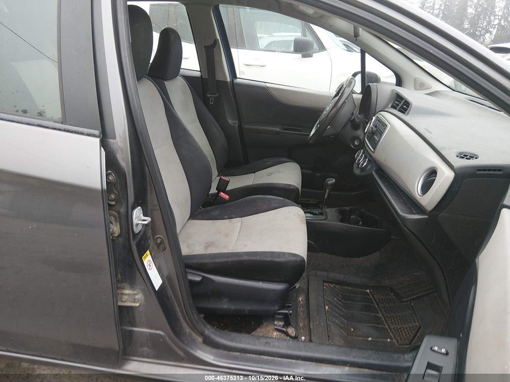 2012 Toyota Yaris LE photo 5