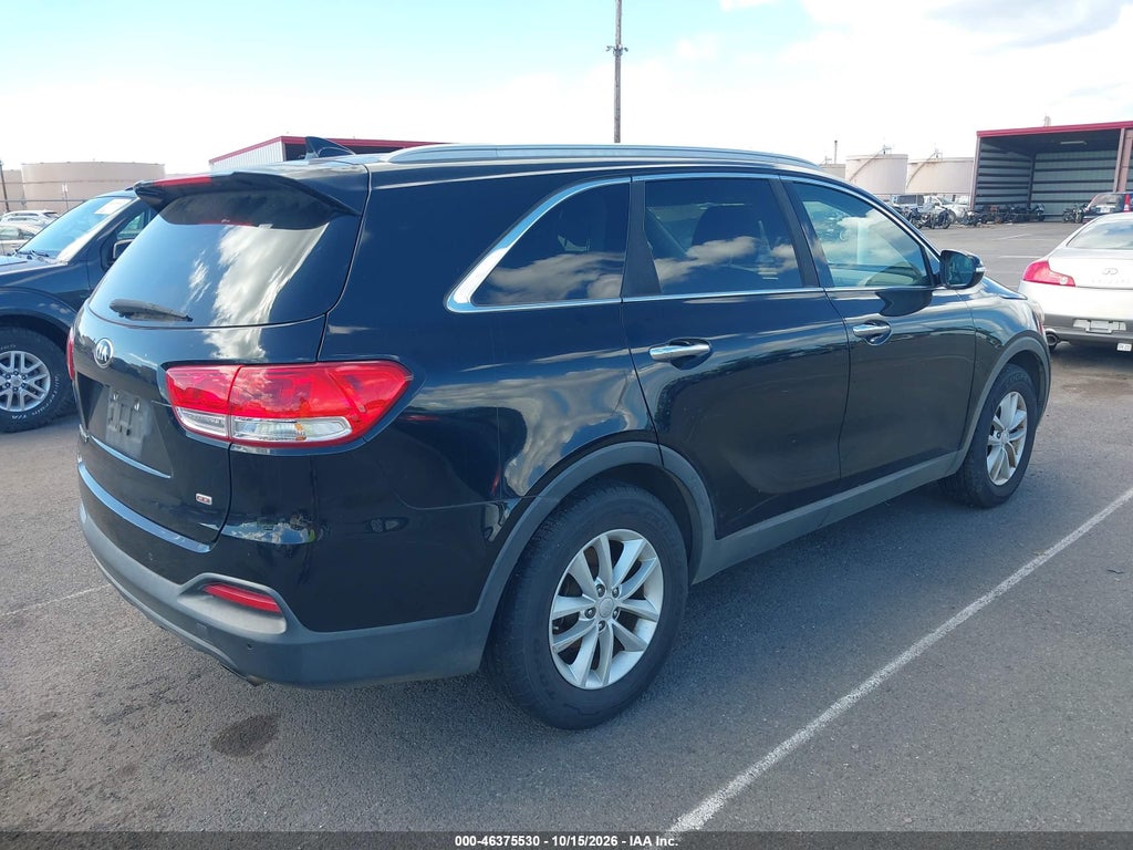 2017 Kia Sorento 2.4L LX photo 4