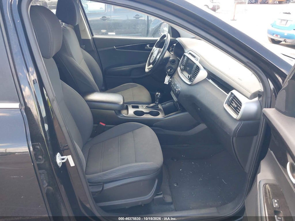 2017 Kia Sorento 2.4L LX photo 5