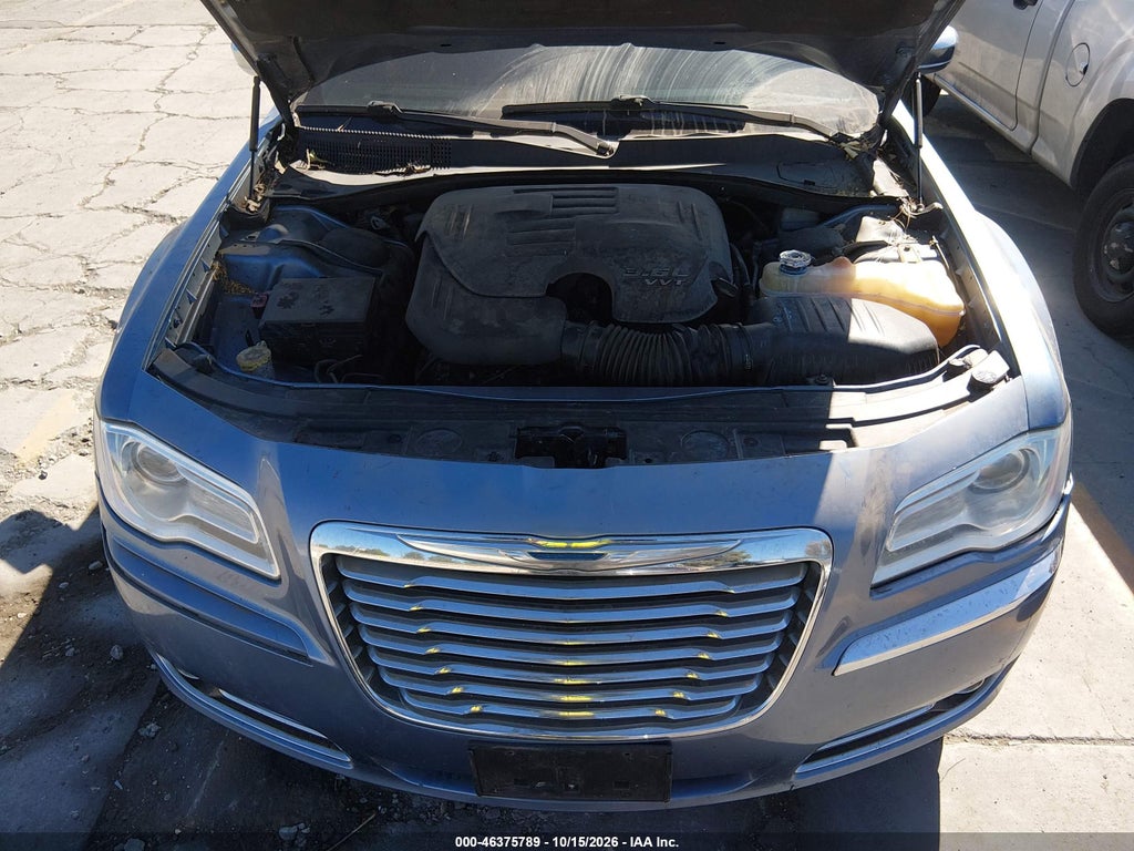 2011 Chrysler 300 Limited photo 10