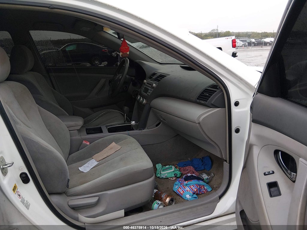 2008 Toyota Camry LE photo 5